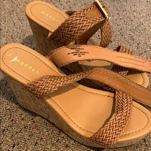 Madden girl wedge